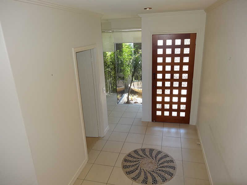 2/9 Joseph Street, Runaway Bay QLD 4216