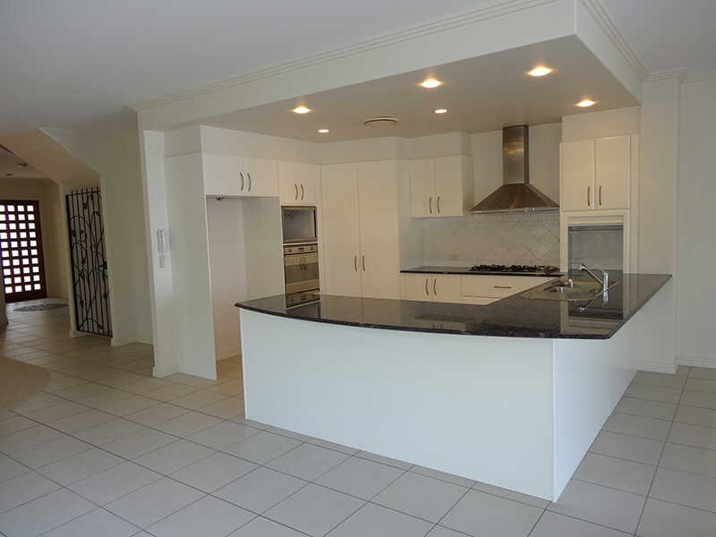2/9 Joseph Street, Runaway Bay QLD 4216