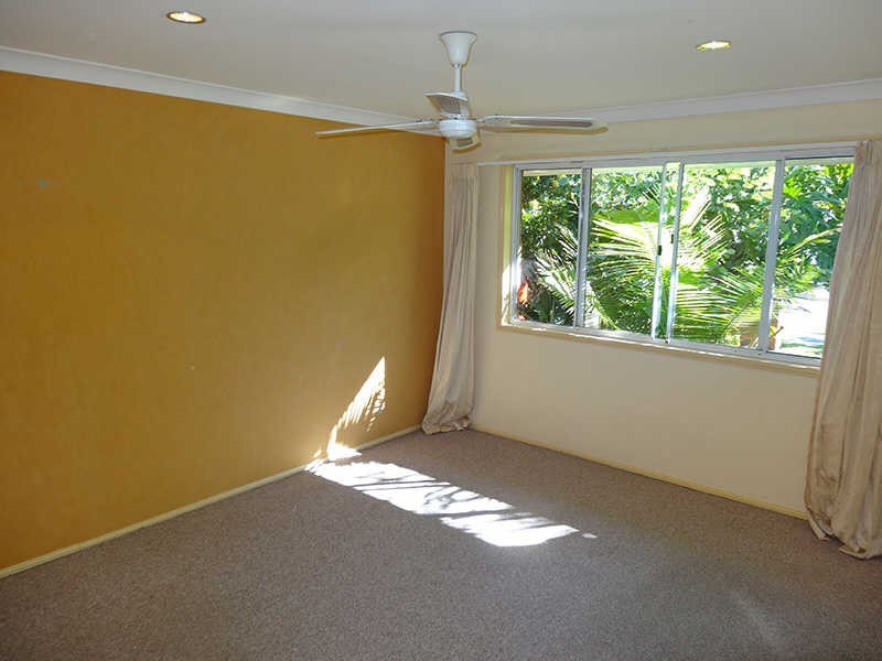 2/19 Brown Street, Labrador QLD 4215