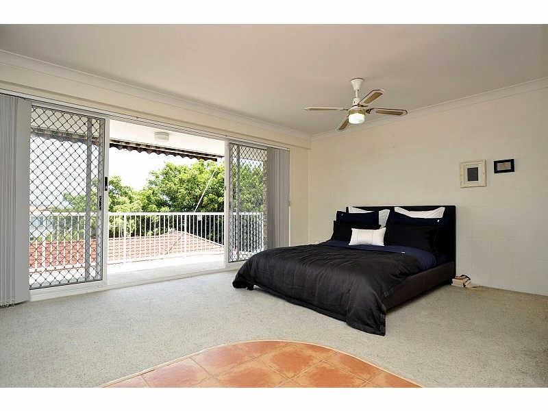 13/16 Abalone Ave, Paradise Point QLD 4216