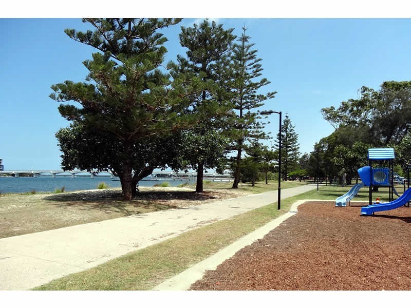 13/16 Abalone Ave, Paradise Point QLD 4216