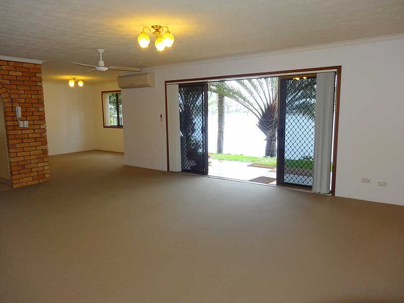 2/23 Duet Drive, Mermaid Waters QLD 4218