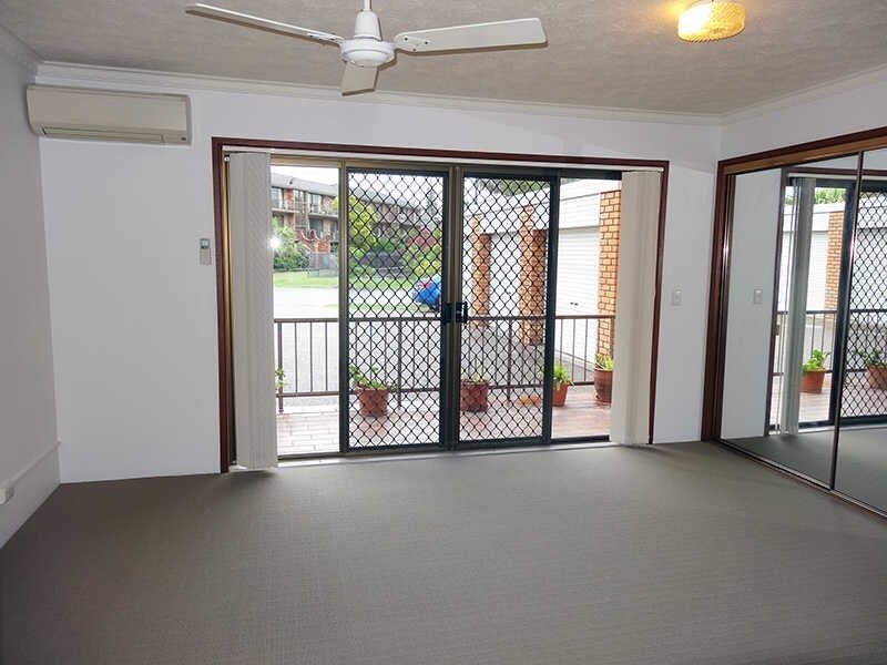2/23 Duet Drive, Mermaid Waters QLD 4218