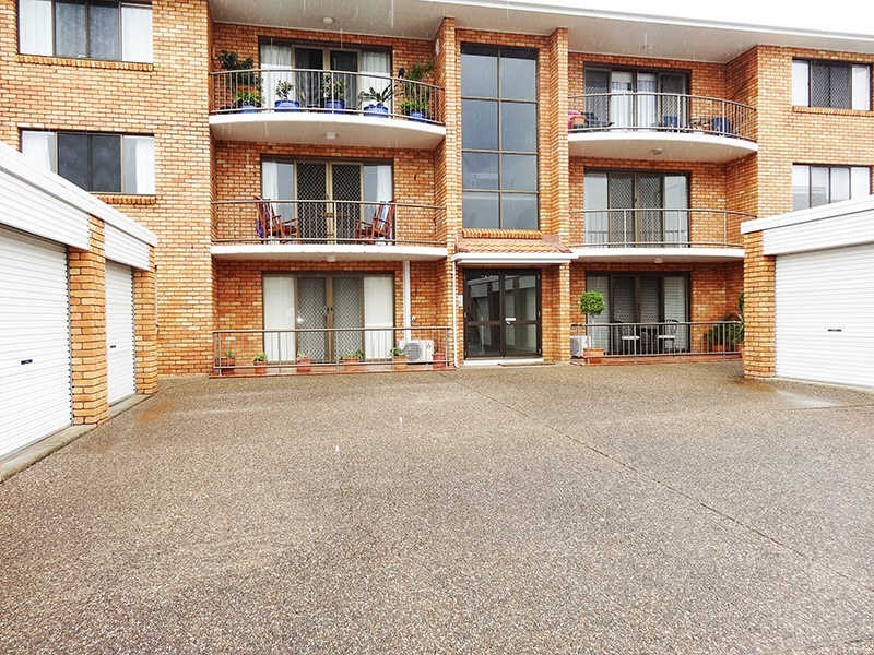 2/23 Duet Drive, Mermaid Waters QLD 4218