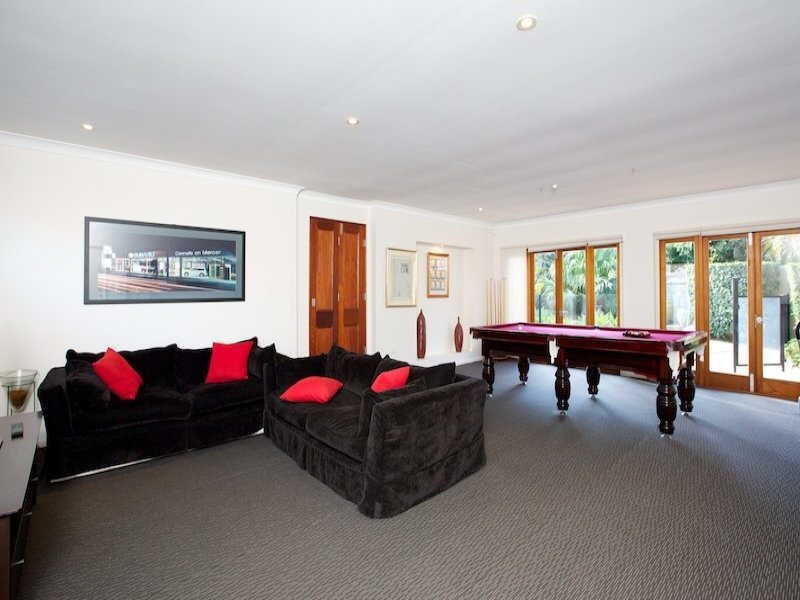 16 Smugglers Place, Runaway Bay QLD 4216