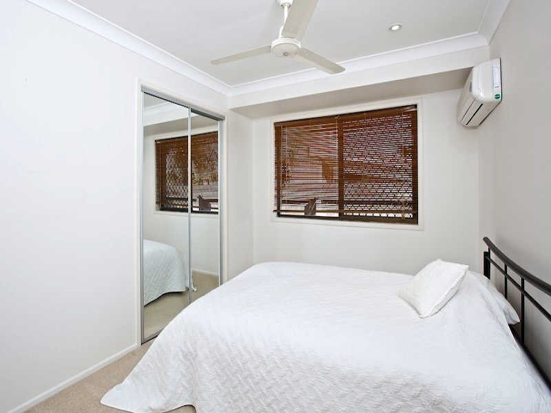 16 Smugglers Place, Runaway Bay QLD 4216