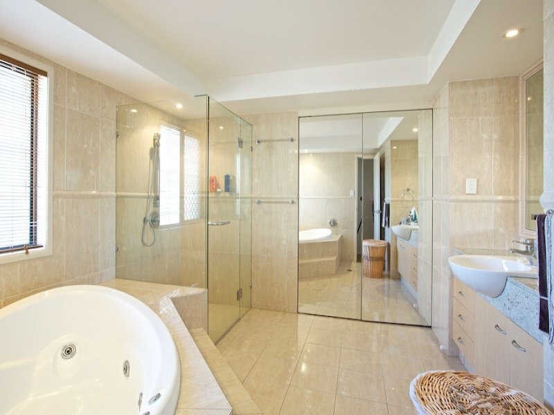 16 Smugglers Place, Runaway Bay QLD 4216