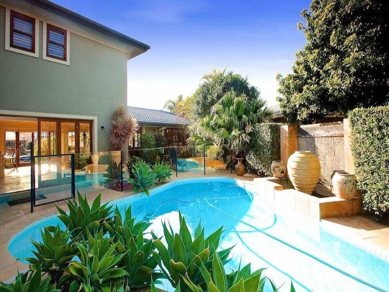 16 Smugglers Place, Runaway Bay QLD 4216