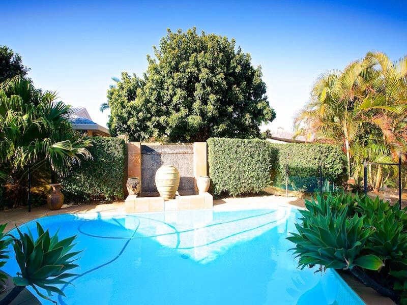 16 Smugglers Place, Runaway Bay QLD 4216