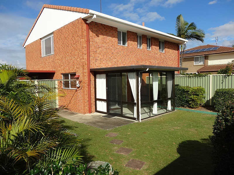 2/16 Warrie Close, Paradise Point QLD 4216