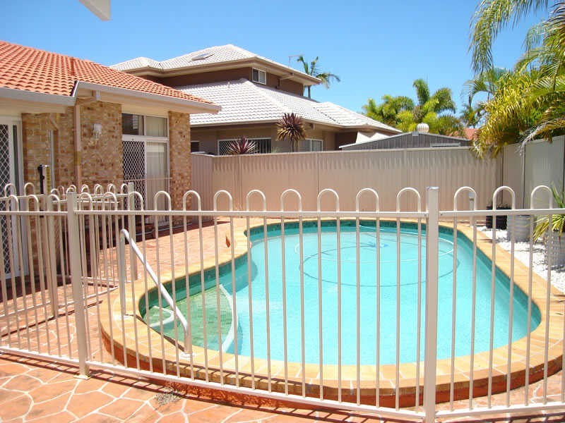 13 Saltbreeze Court, Runaway Bay QLD 4216