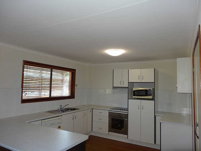 19 Milton Ave, Paradise Point QLD 4216