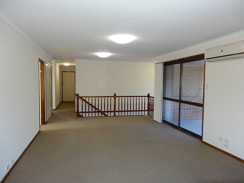 19 Milton Ave, Paradise Point QLD 4216