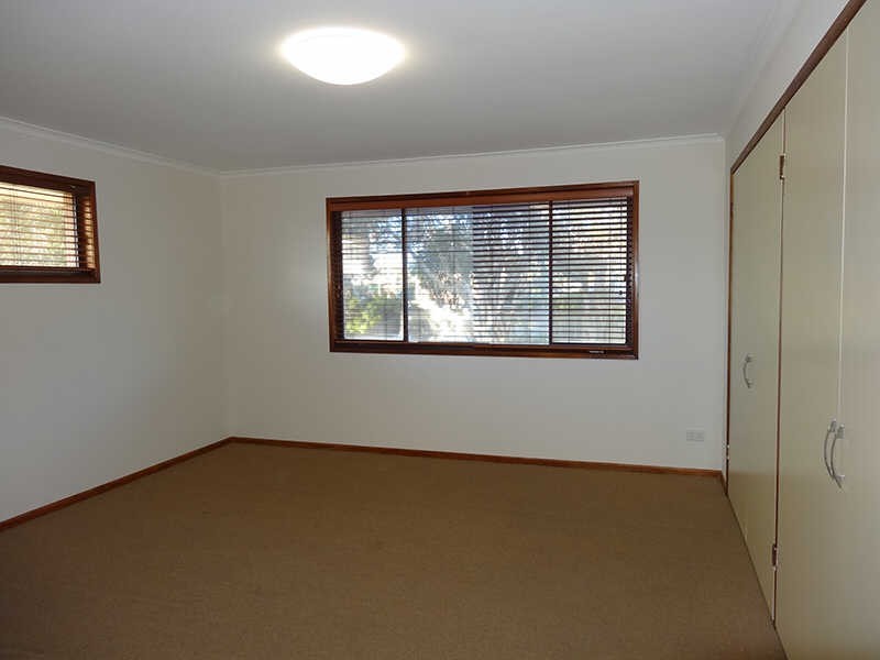 19 Milton Ave, Paradise Point QLD 4216