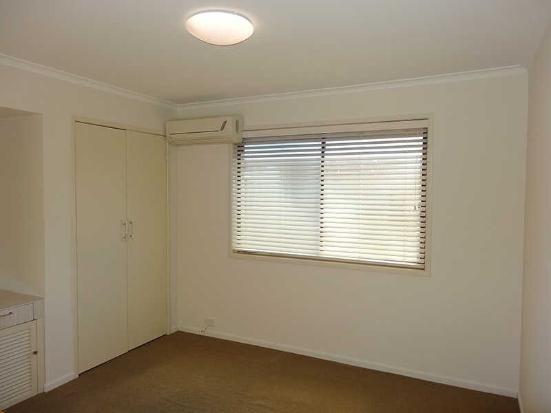 19 Milton Ave, Paradise Point QLD 4216