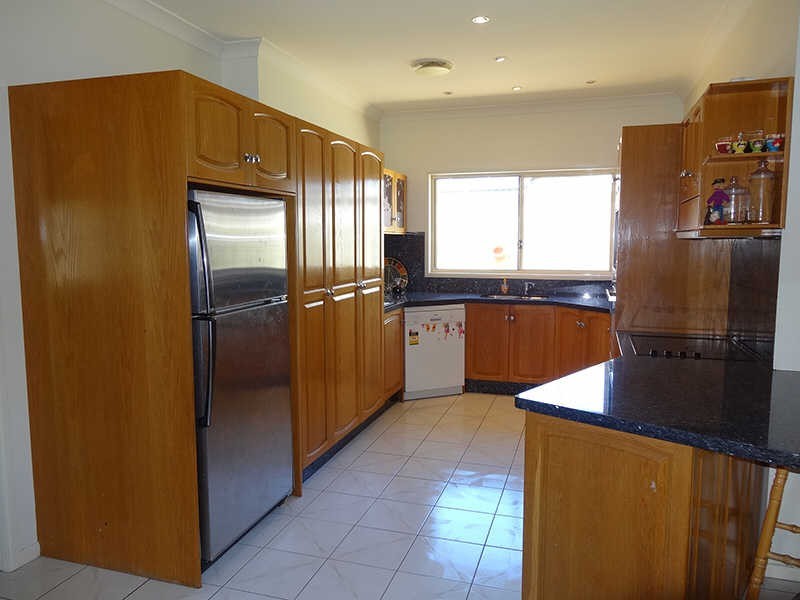 6 Nirvana Street, Runaway Bay QLD 4216