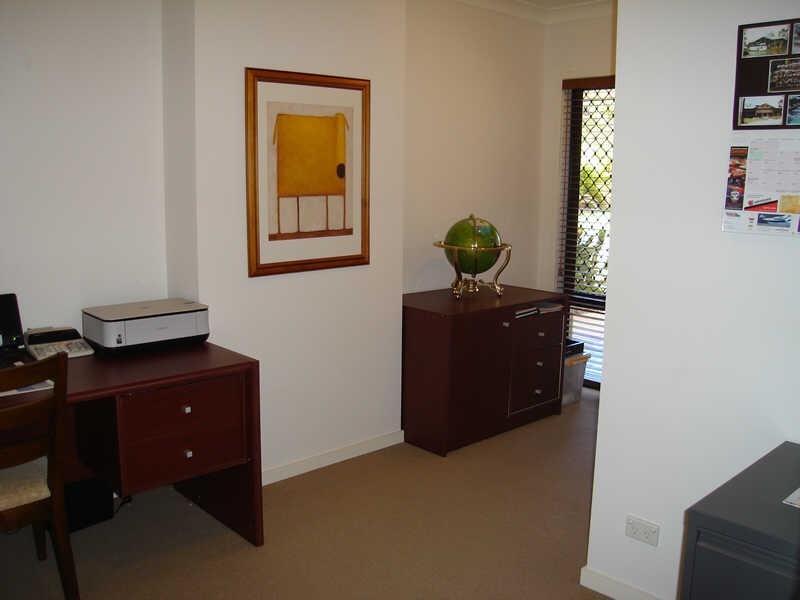 34 Petworth Court, Arundel QLD 4214