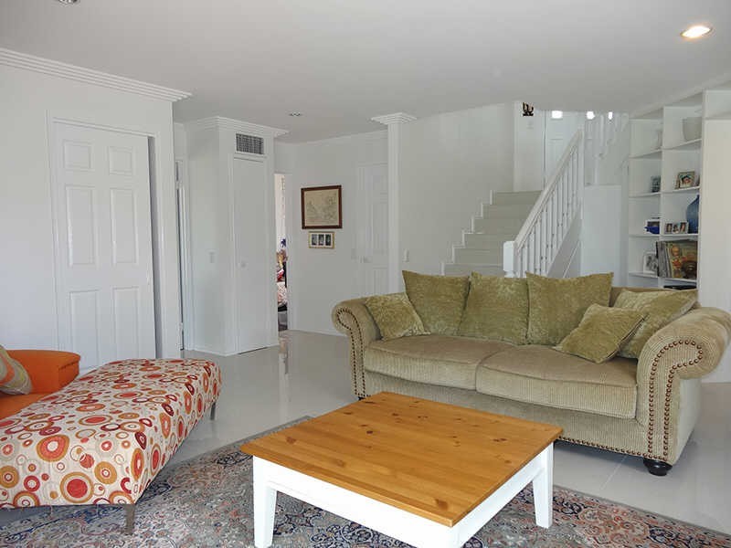 49 Chichester Drive, Arundel QLD 4214