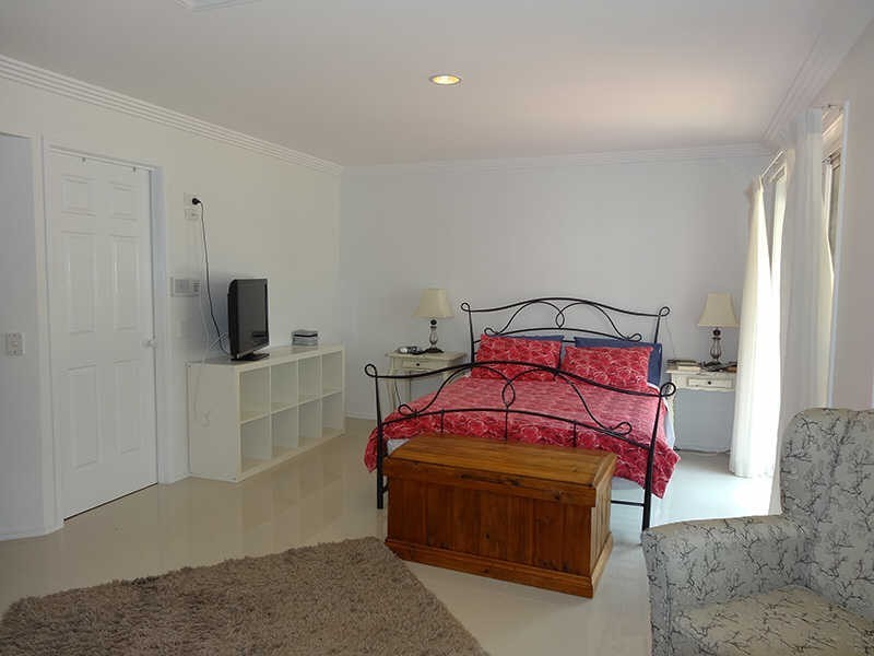 49 Chichester Drive, Arundel QLD 4214