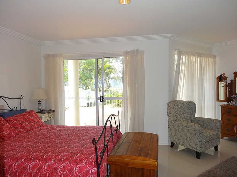49 Chichester Drive, Arundel QLD 4214