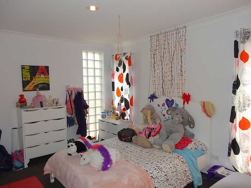 49 Chichester Drive, Arundel QLD 4214
