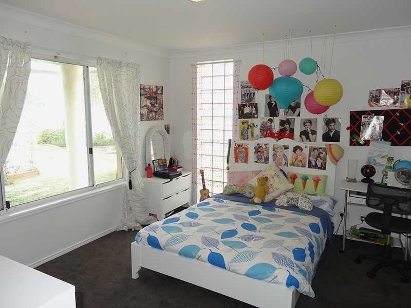 49 Chichester Drive, Arundel QLD 4214