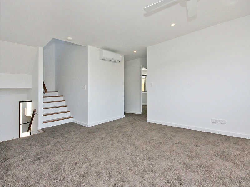 1/20 Ray Street, Runaway Bay QLD 4216