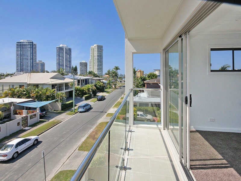 1/20 Ray Street, Runaway Bay QLD 4216