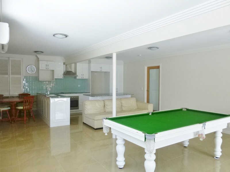 13 Clifton Street, Biggera Waters QLD 4216