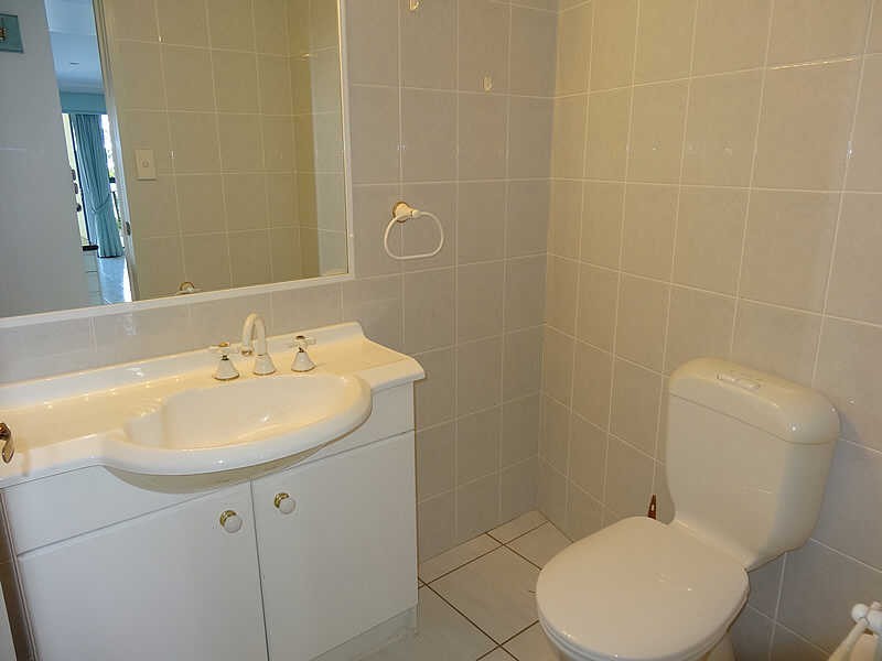 9/3 Lee Road, Runaway Bay QLD 4216