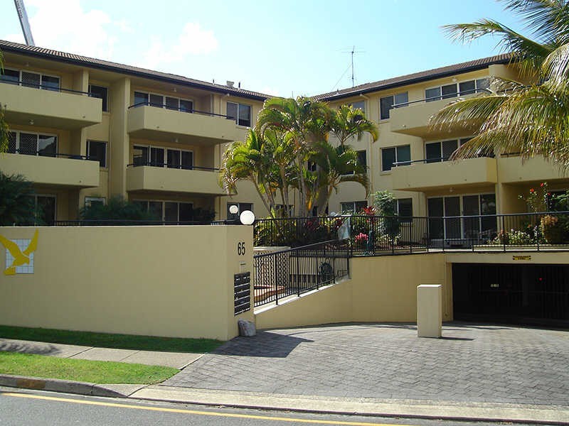 8/65 Bayview Street, Runaway Bay QLD 4216