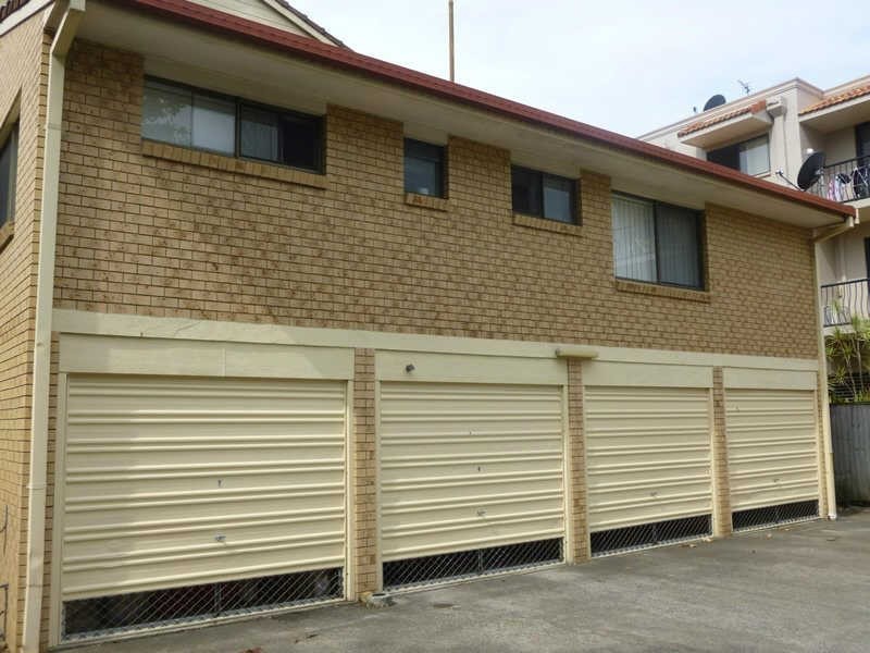 3/4 Broad Street, Labrador QLD 4215