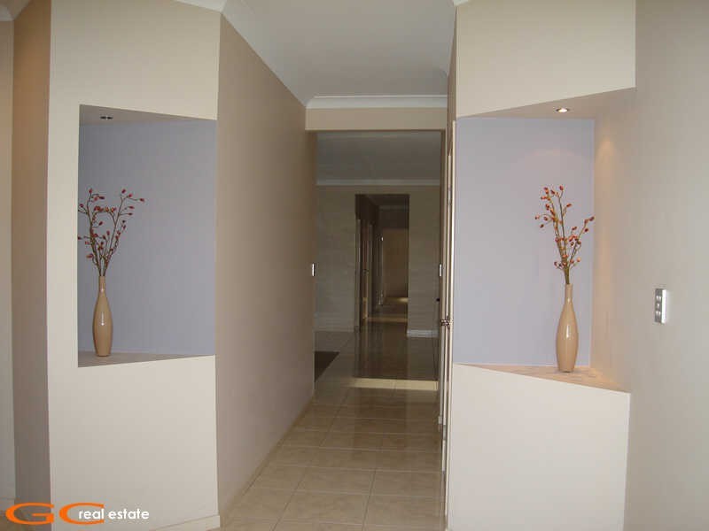 6 Portreeves Place, Arundel QLD 4214