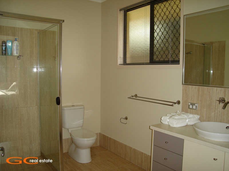 6 Portreeves Place, Arundel QLD 4214