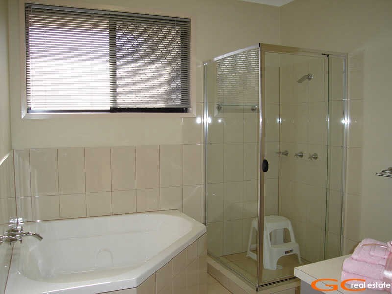 6 Portreeves Place, Arundel QLD 4214