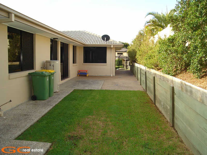 6 Portreeves Place, Arundel QLD 4214