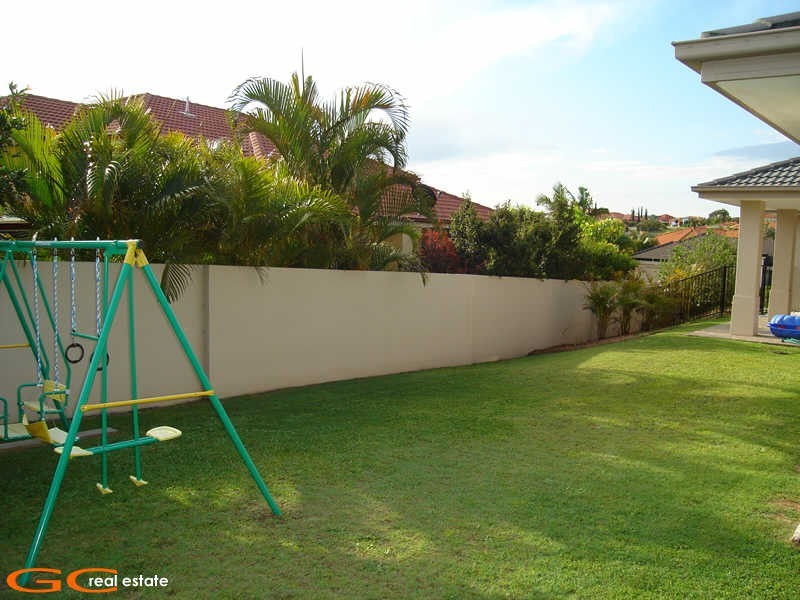 6 Portreeves Place, Arundel QLD 4214