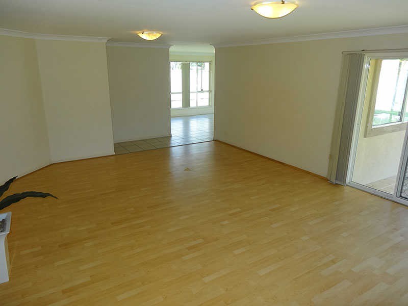 16 Tee Trees Boulevard, Arundel QLD 4214