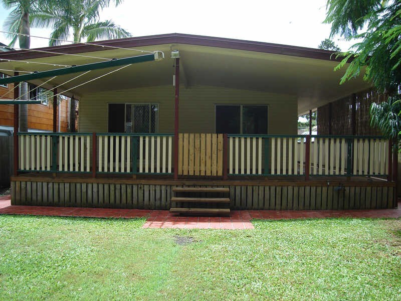 67 Nalkari Street, Coombabah QLD 4216