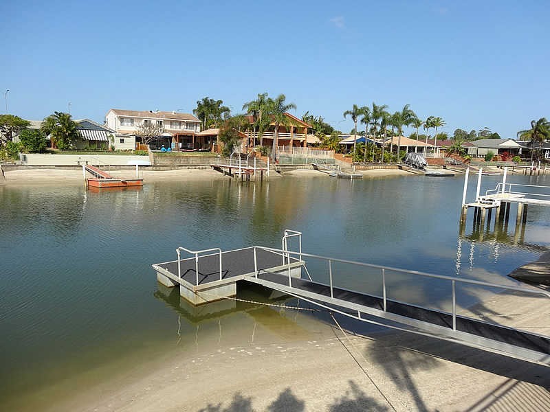 25 Seaspray Street, Paradise Point QLD 4216