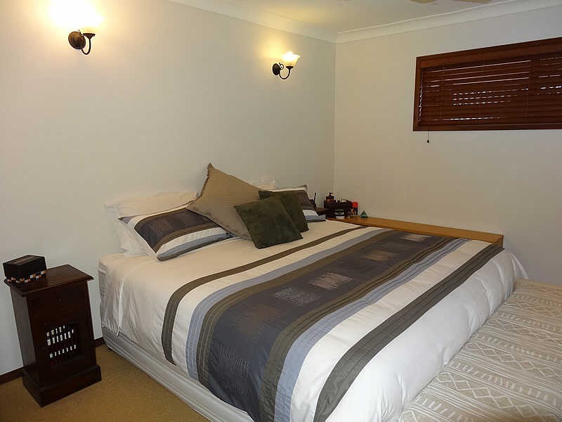 25 Seaspray Street, Paradise Point QLD 4216