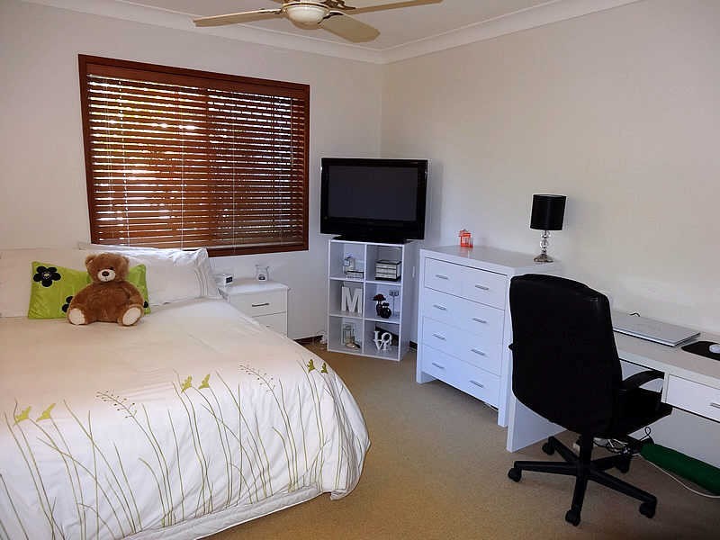 25 Seaspray Street, Paradise Point QLD 4216