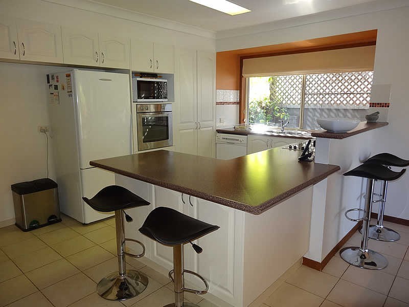 25 Seaspray Street, Paradise Point QLD 4216