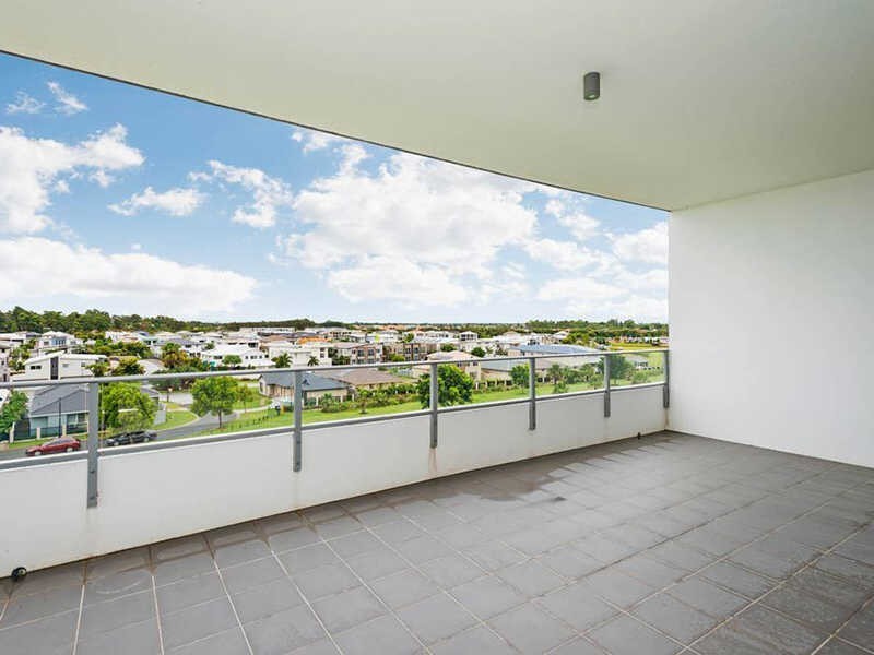 304/3 Compass Drive, Biggera Waters QLD 4216