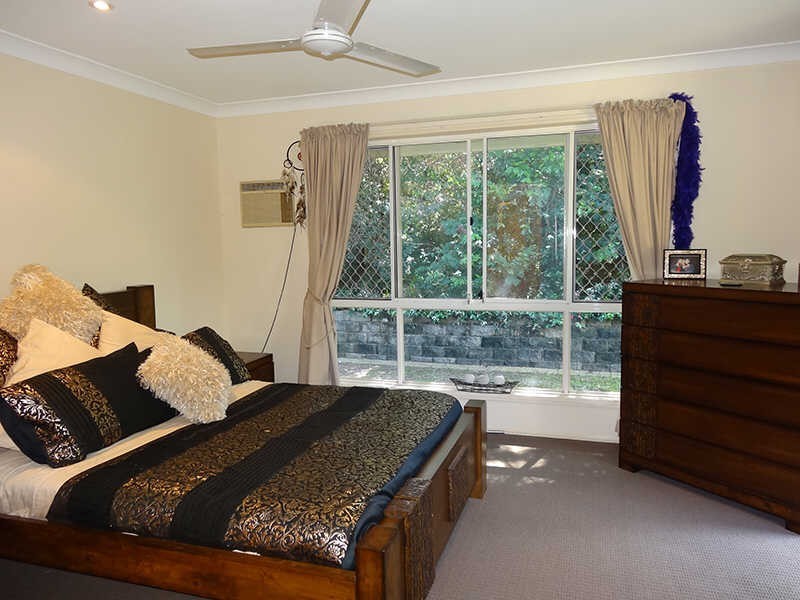 5 Hazeltine Place, Parkwood QLD 4214