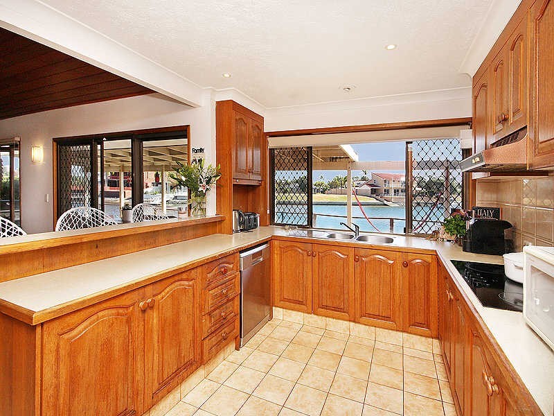 23 Kikori Crescent, Runaway Bay QLD 4216