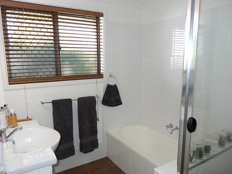 2/136 Oxley Drive, Paradise Point QLD 4216