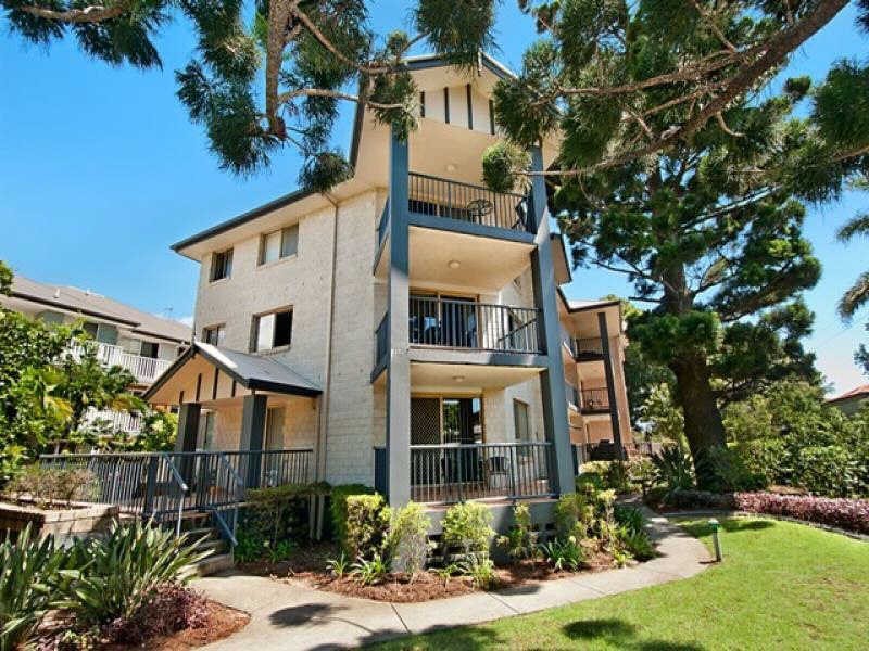12/25 Walton Street, Southport QLD 4215