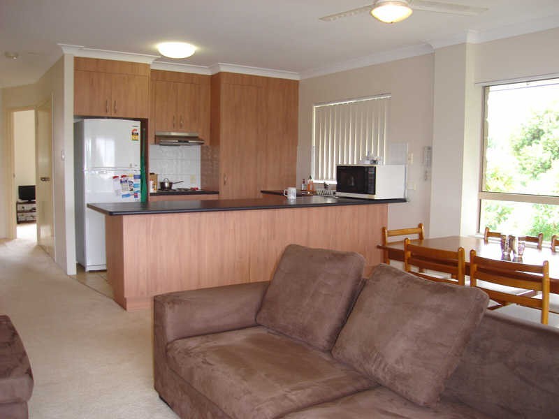 12/25 Walton Street, Southport QLD 4215