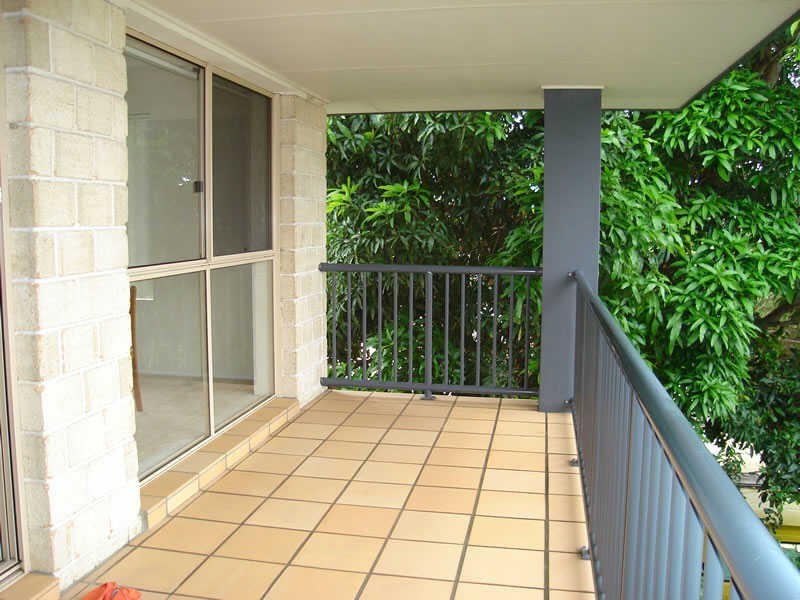 12/25 Walton Street, Southport QLD 4215